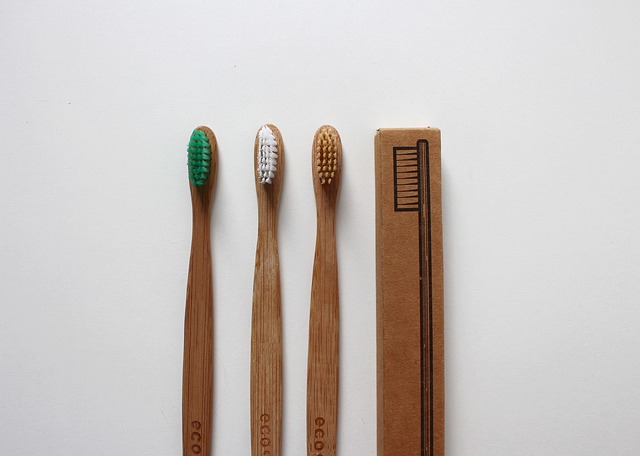Få en sundere mund med den elektriske tandbørste og tandglas